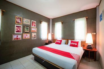 ホテル Oyo 569 Aa Resort