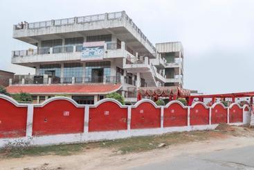 هتل Oyo 68779  Gl Marriage Complex