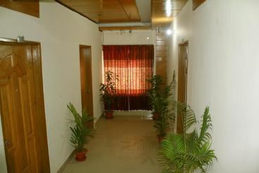 هتل Amir S Residense