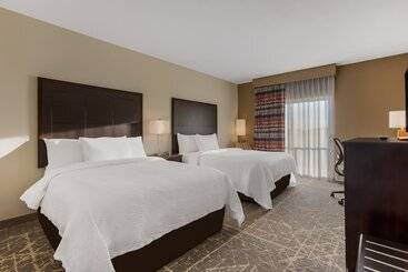 Отель Orangewood Inn & Suites Kansas City Airport