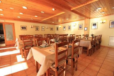 هتل Hostal Y Apartamento Seixes