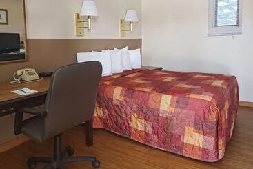 فندق على الطريق Rodeway Inn