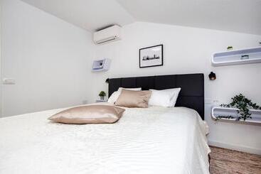 アパートメント Riva Residence