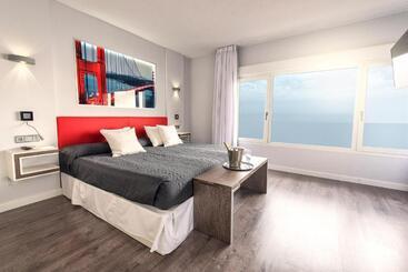 شقة فندقية First Flatotel International