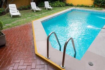 Отель Basadre Suites