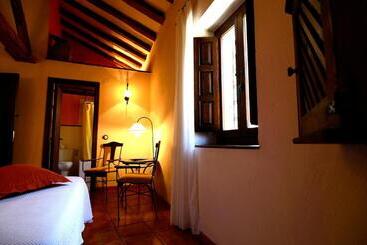 هتل Caserón De La Fuente