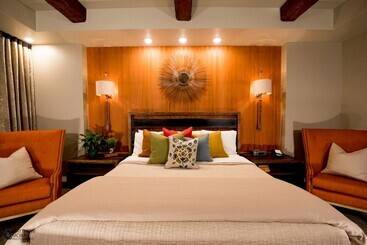 فندق Desert Rose Resort & Cabins