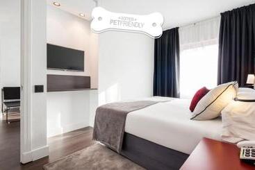 ホテル Ilunion Suites Madrid
