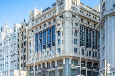 ホテル Innside by Meliá Madrid Gran Vía
