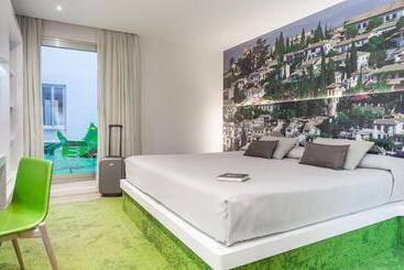 هتل Maciá Granada Five Senses Rooms & Suites