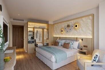 هتل Mediterranean Palace