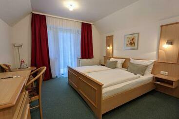 호텔 Saaletalstuben