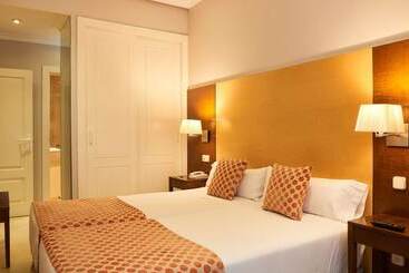 هتل Suites Barrio De Salamanca