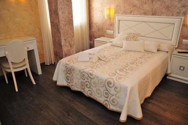 פנסיון Hostal Rabel