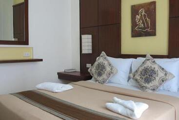 בית מלון כפרי Alice In Wonderland Beach