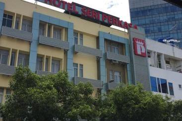 בית מלון כפרי Seri Perkasa