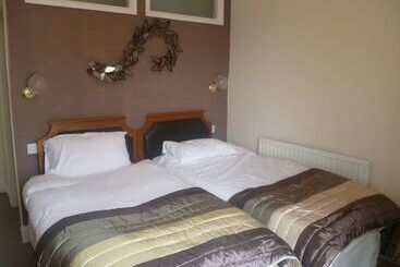 בית מלון כפרי Ansteys Lea Guest House