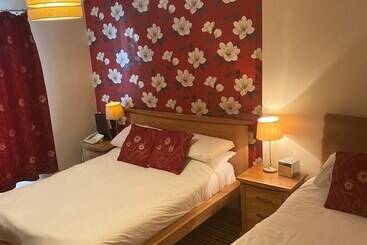 בית מלון כפרי Boars Head