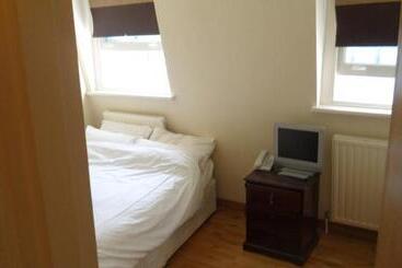 هتل Boka Earls Court