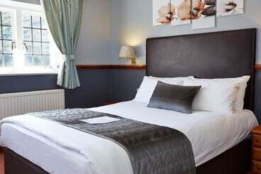 فندق Dog House By Chef & Brewer Collection