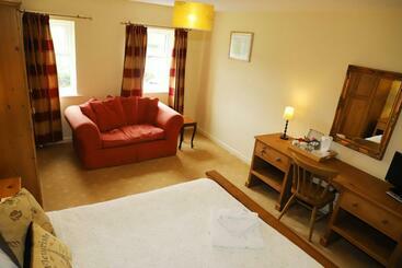 فندق Elmfield House