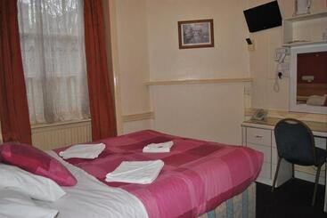 هتل Guilford House