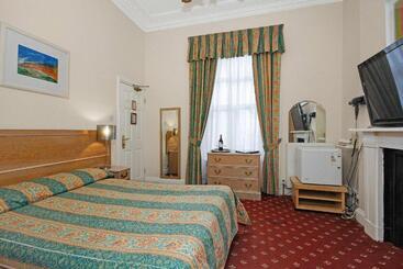 Kingswaypark Hotel At Park Avenue