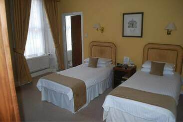 בית מלון כפרי The New County