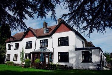 هتل The Nyton Guesthouse