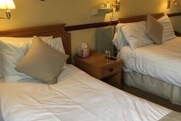 فندق The Nyton Guesthouse