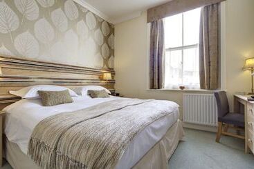 호텔 The Edwardene