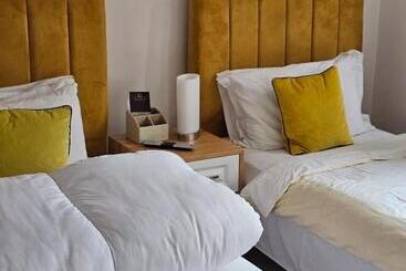 Отель The Gungate