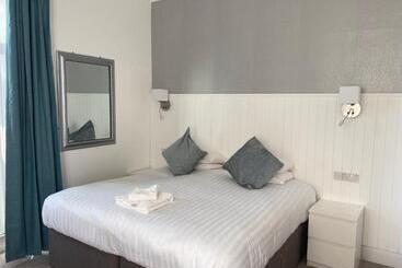 호텔 The Shelbourne   Exclusivley For Adults