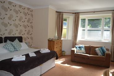 ホテル The Sheldon B&b   Free Private Parking