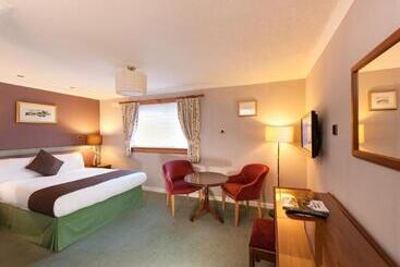 Отель The Stronlossit Inn