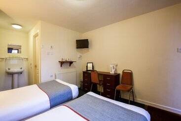 آپارتمان Longforgan Coaching Inn