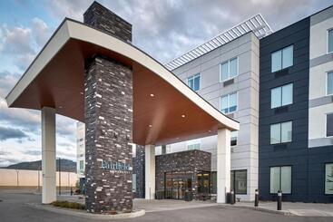 בית מלון כפרי Fairfield Inn & Suites By Marriott Penticton