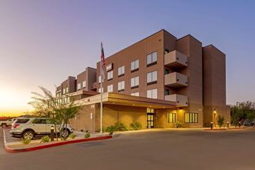 هتل Best Western Plus Executive Residency Phoenix North Happy Valley