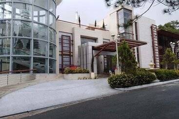 Hotel Whitehouse Of The Lord Of Scents