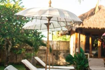 酒店 Bombora Bungalows