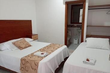 ホテル Costa Del Sol Mav