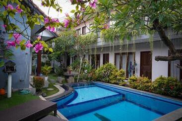فندق Bali Full Moon Guest House