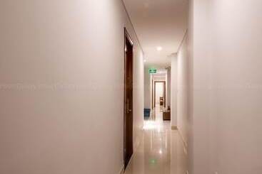 هتل Galaxy Airport