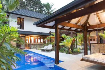 관광객 아파트 Spice At Oak Absolute Beachfront With Private Pool Near Port Douglas