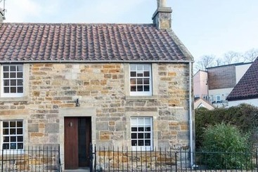 Quirky Cottage Heart Of St Andrews