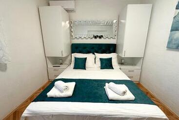 Panzió Apartmani Daša Tučepi