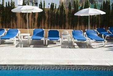 هتل آپارتمان El Faro Marbella