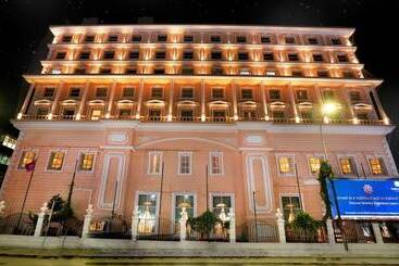 هتل Ambica Empire