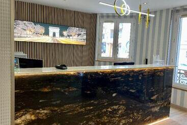 בית מלון כפרי Arc Paris Porte D Orléans