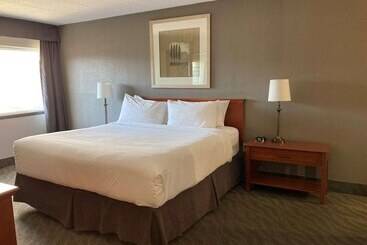 Best Western North Bay Hotel & Conference Centre